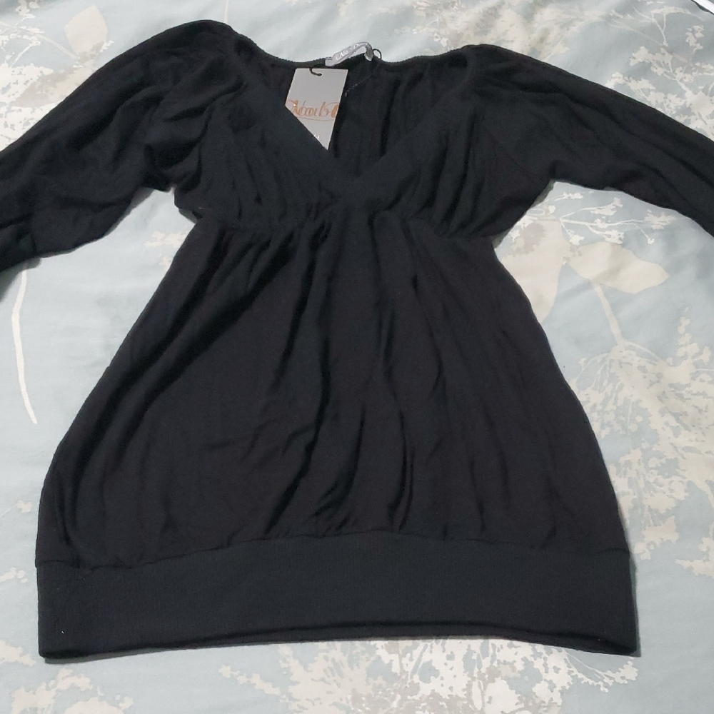 🌺 3 / $45 Elegant Black Long Sleeve Top